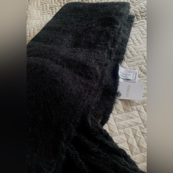 THE Softest Scarf L.A. Express- New - Picture 7 of 7